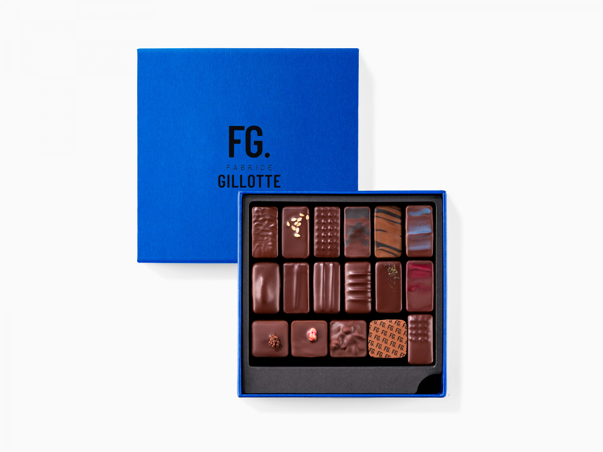 LE COFFRET BLEU.
