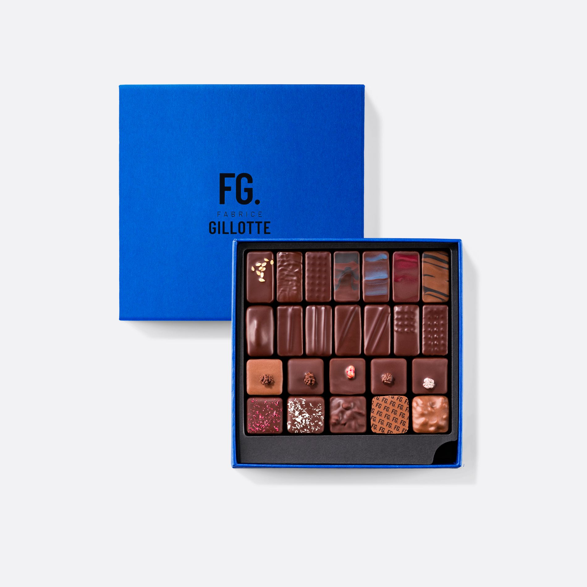 LE COFFRET BLEU.